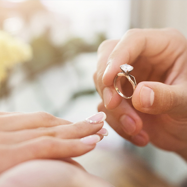 東京で結婚相談所｜40代・30代・20代の婚活ならオンライン対応の「さくらいろ　マリッジサロン」